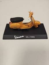 Modellino Vespa 50L Maisto
