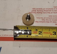 Piedino regolabile con tappo