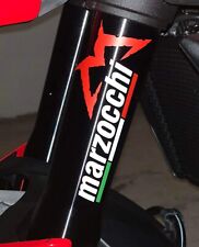 2 ADESIVO ADESIVI MARZOCCHI FORCELLE + BANDIERA ITALIA 14CM COLORE BIANCO - TOP!