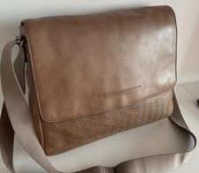 Particolare  messanger con porta PC/Ipad    in pelle marrone chiaro     Piquadro