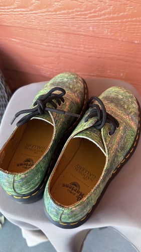 Martens 1461 tng lily pond - tng,