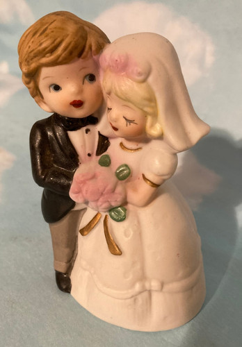 Statuina cake topper