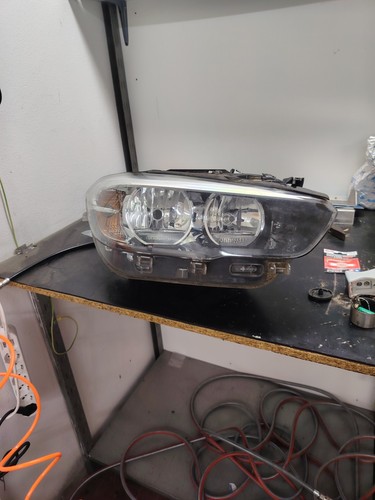 Faro anteriore destro lato - anteriore,