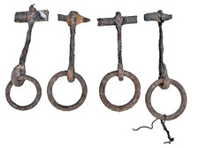 Antichi ganci anelli ferro