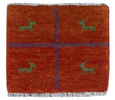 Tappeto tribale rosso fatto a