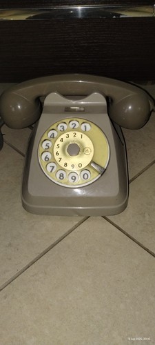 Telefono disco vintage - a,