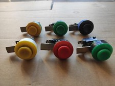 Kit Di 6 Pulsanti colorati Arcade Vintage Con Staffa In Ferro E Micro Switch 