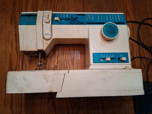 Vintage singer sewing machine - singer,