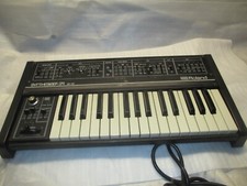 ROLAND SH 09 SINTETIZZATORE