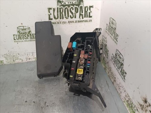 Caja relés fusibles toyota - relés,