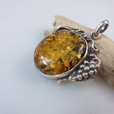 Ciondolo in ambra verde