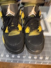 Jordan 4 Retro Thunder (2006)