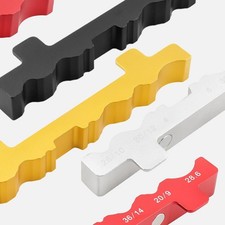 Apparecchio riparazione bici per pedali corone e altri componenti asse