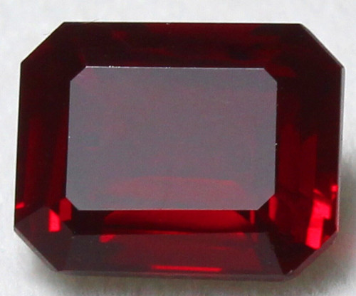 Rubino rosso intenso