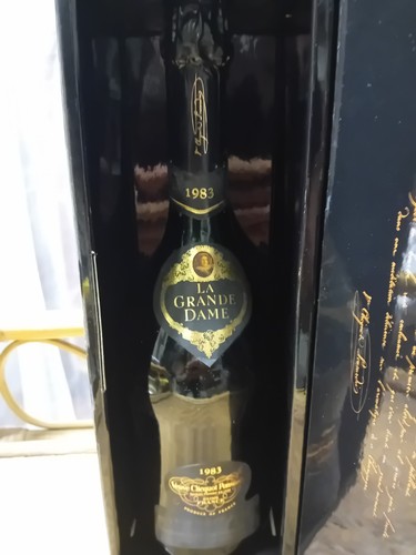 Bottiglia champagne con - champagne,