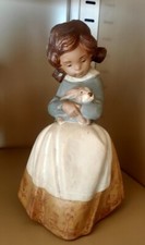 LLADRO 2094 "girl with bunny"
