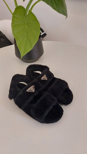 Prada shearling sandali - shearling,