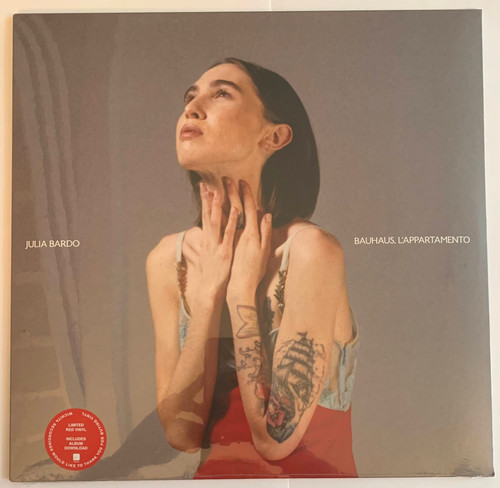Julia bardo bauhaus - -,