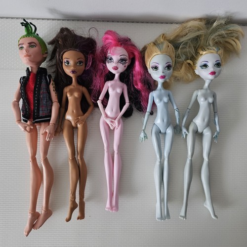 Lot monster high dolls - of,