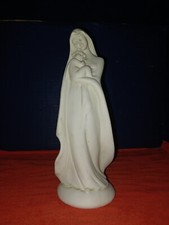 Statuina In Biscuit Di