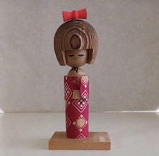 Bambola Kokeshi in legno vintage tradizionale fatta a mano figura ragazza, 11 cm, dal Giappone