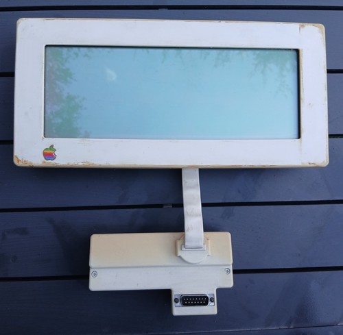 Apple iic flat panel display - apple,