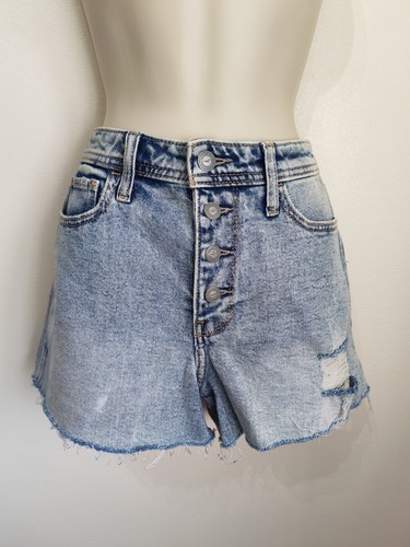 Pantaloncini denim strappati