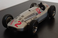 Modello montato Mercedes Benz W163 M154 1939 Revival 1:20 in metallo