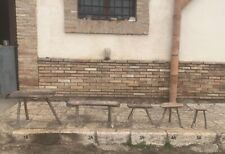 Antico sgabello a tre e 4