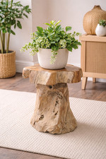 Sgabello rustico in legno