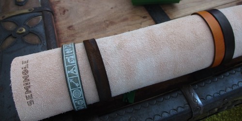 Bracciale pelle marrone - in,