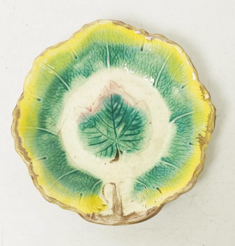 Antico piatto foglia - , maiolica