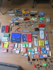 Enorme lotto collezione raccolta SPILLATRICE COMPASSO FUSTELLATRICE cancelleria