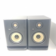 TARA Estetica: Altavoces KRK