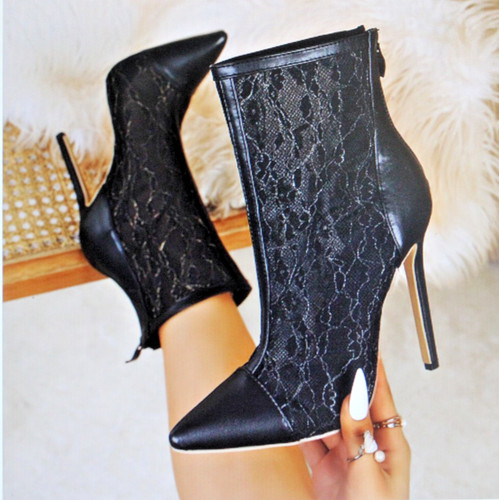 Stivaletto nero con pizzo