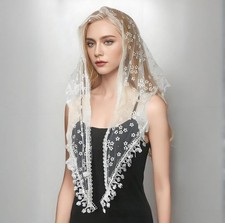 Mantilla in pizzo velo
