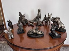 Collezione sculture di cani