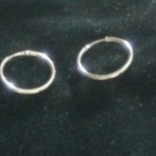 Orecchini da donna o bambina  in oro bianco 375 9 carati a forma di cerchio 