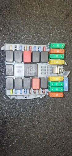 Scatola fusibili iveco - scatola,