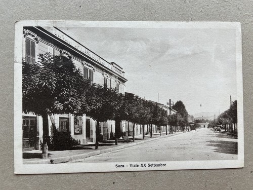 Cartolina formato piccolo - c),