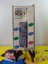 Cellulare Nokia modello 100