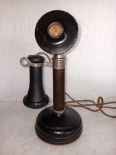 Antico telefono da scrivania a