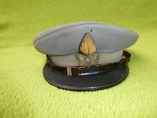 Antico berretto con visiera