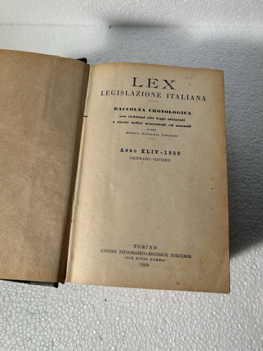 Vecchio libro legislazione - vecchio,