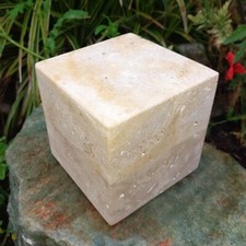 Minimalismo Cubo Travertino