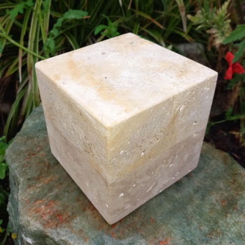 Minimalismo cubo travertino - minimalismo,