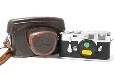 Fotocamera analogica Leica M3 con custodia originale