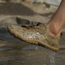 Scarpe uomo donna piedi nudi