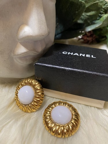 Chanel authentic white gripoix - chanel,