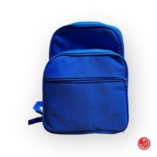 Zaino blu organizzato per le escursioni e il pic-nic